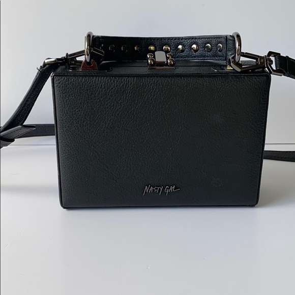 Nasty Gal Girl Boss Crossbody Trunk - Picture 5 of 6